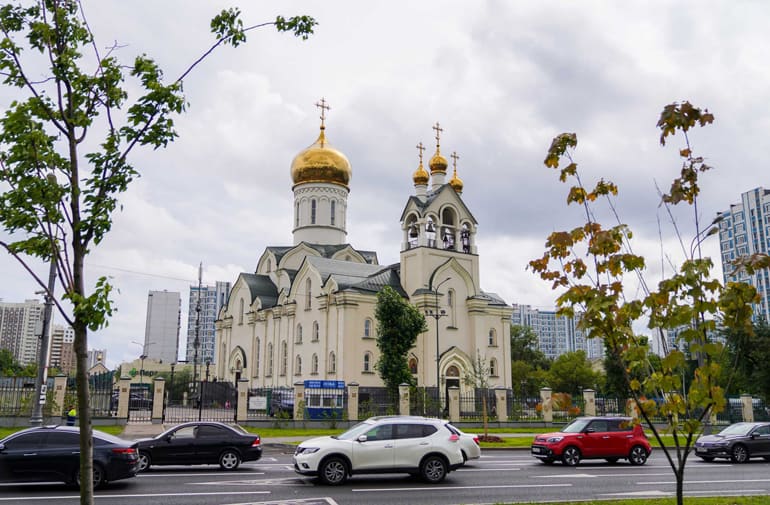 Патриарх Кирилл освятил храм преподобного Андрея Рублева в Раменках