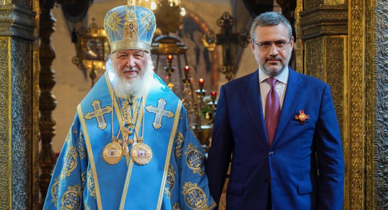 Патриарх Кирилл наградил Владимира Легойду орденом святого князя Владимира III степени