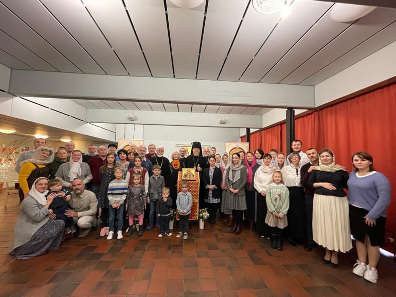 Совершено первое архиерейское богослужение в новообразованной общине в немецком Хузуме