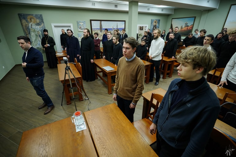 Сотрудники журнала «Фома» рассказали студентам Псково-Печерской семинарии о том, как православным СМИ достучаться до человека