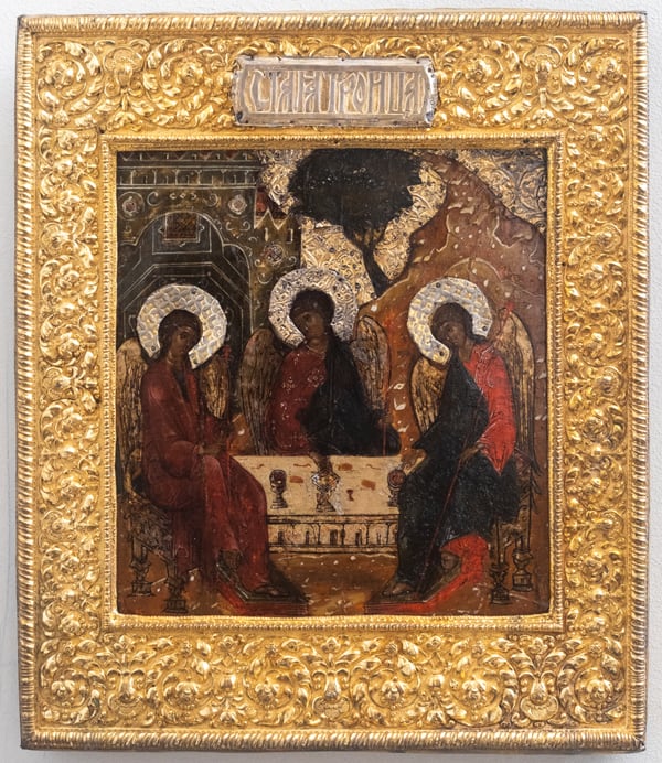 Реставратор из Третьяковской галереи помог русскому приходу в ЮАР восстановить икону Святой Троицы