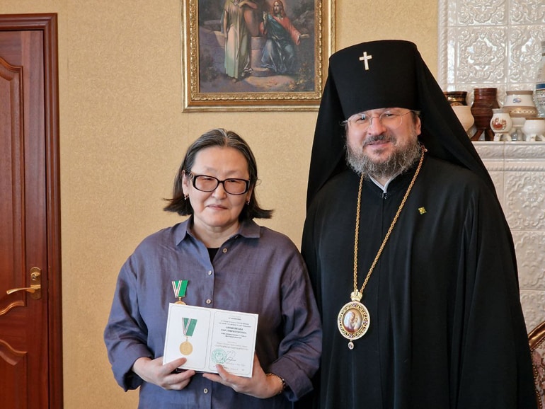 Переводчицу Библии на якутский язык наградили Патриаршей медалью