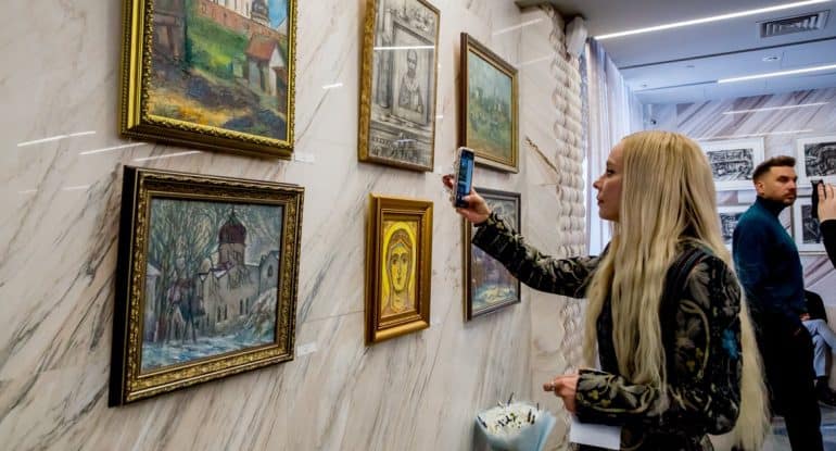 В память о мастере: в Москве открыли выставку художника Владимира Волка, который любил Бога, Родину и природу