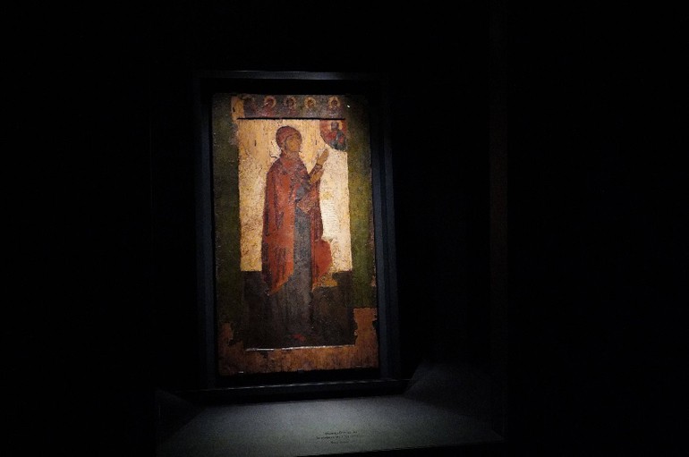 «Фактически, заново обрели»: во Владимире показали Боголюбскую икону Божией Матери, на реставрацию которой ушел почти век