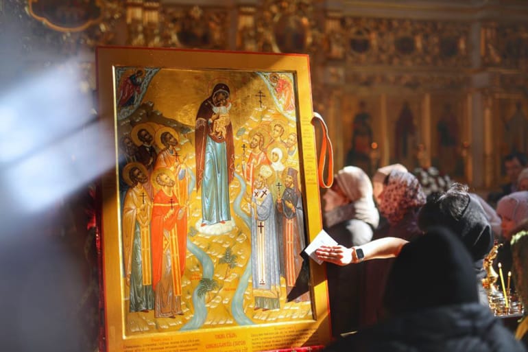 В Биробиджане освятили уникальную икону, сюжет которой придумал правящий архиерей епархии