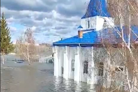 В Кургане затопило храм, который советские власти специально перенесли в зону паводков