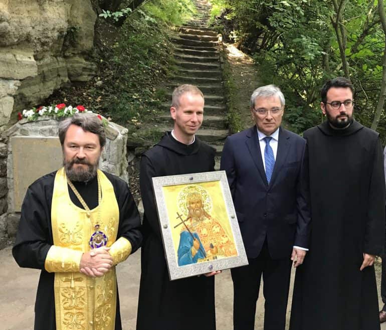 В Венгрии открыли мемориальную доску в память о древнерусских монахах