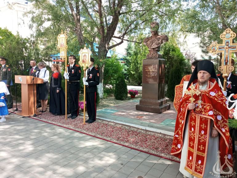 В одном из сел Волгоградской области открыли памятник царю-страстотерпцу Николаю II