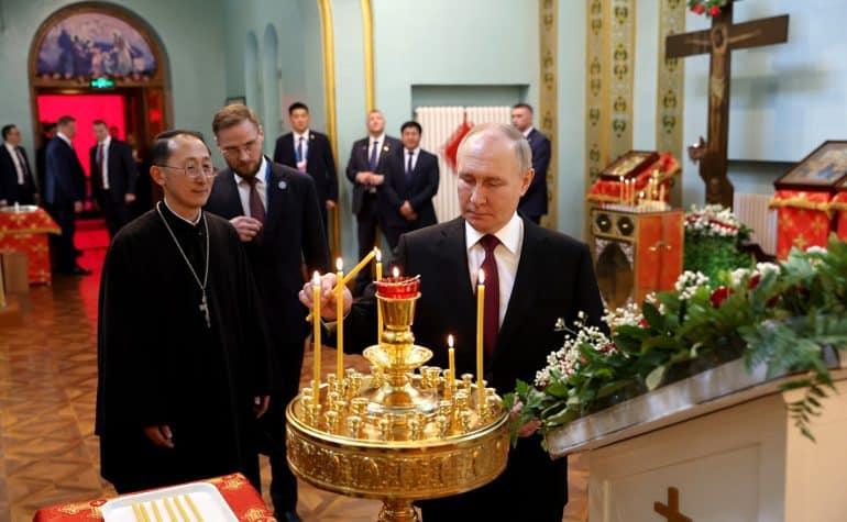 Владимир Путин посетил единственный действующий православный храм Харбина