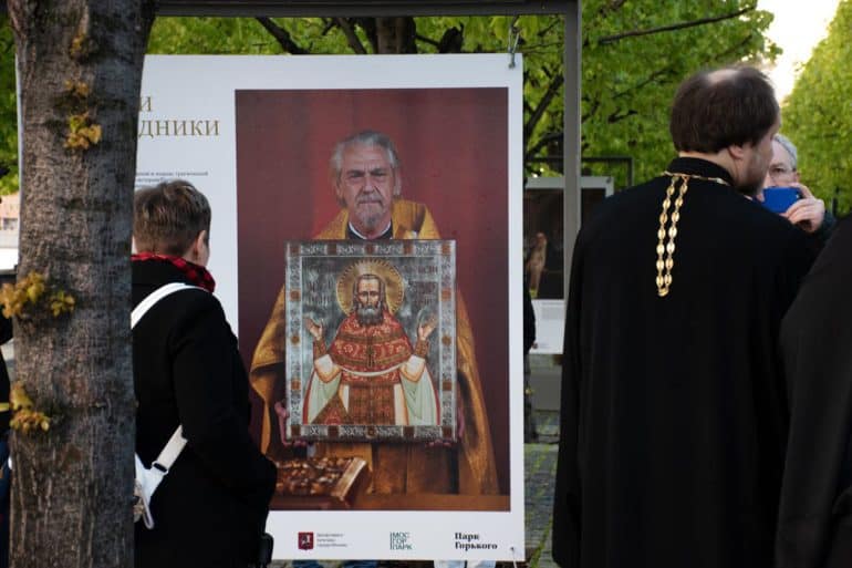 Уникальную фотовыставку «Потомки и наследники святых» священника Игоря Палкина теперь можно увидеть в Музеоне