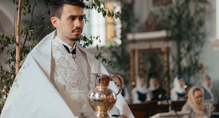 Нужно ли священнику знать церковнославянский алфавит?