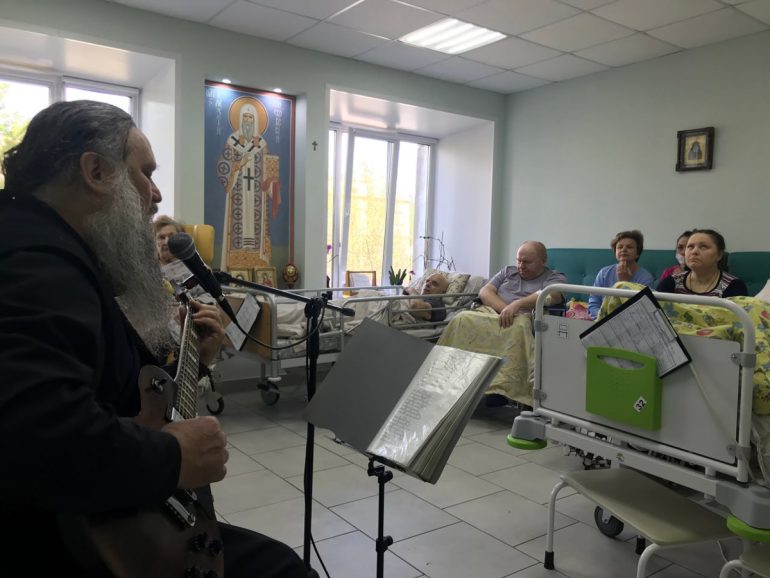 Свято-Георгиевский приход Кинешемской епархии проводит творческие встречи для жителей отдаленных сел и деревень, а также паллиативных пациентов