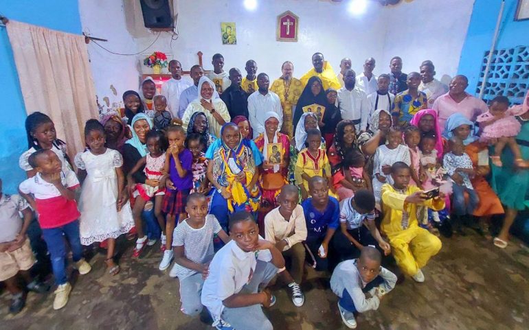 В Камеруне к Русской Православной Церкви присоединились 15 человек из неканонической структуры