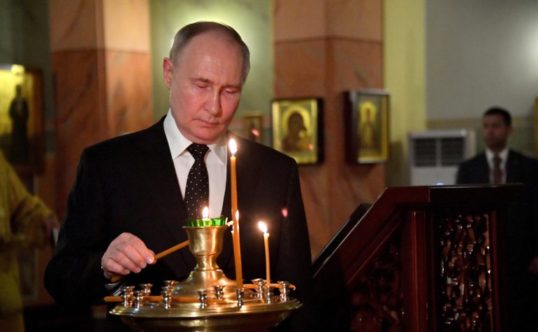 Владимир Путин посетил единственный православный храм Северной Кореи и подарил ему икону