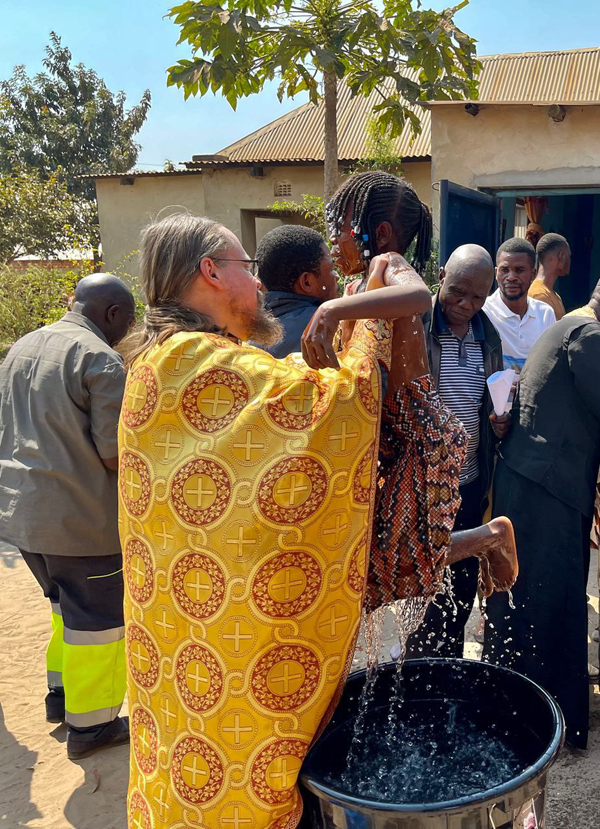 В одном из городов ДР Конго состоялось массовое крещение в православную веру