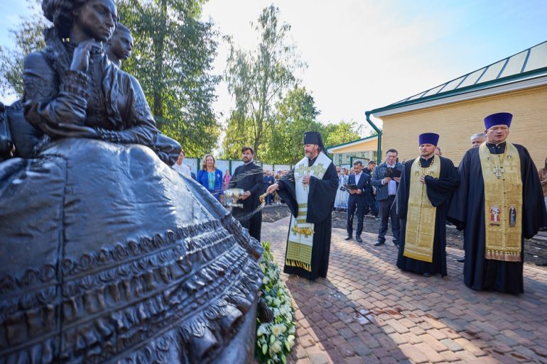 В подмосковном селе Усово открыли памятник императрице Марии Александровне