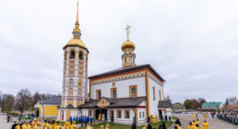 В Суздале освятили Воскресенский собор XVIII века, для реставрации которого потребовалось много времени и сил