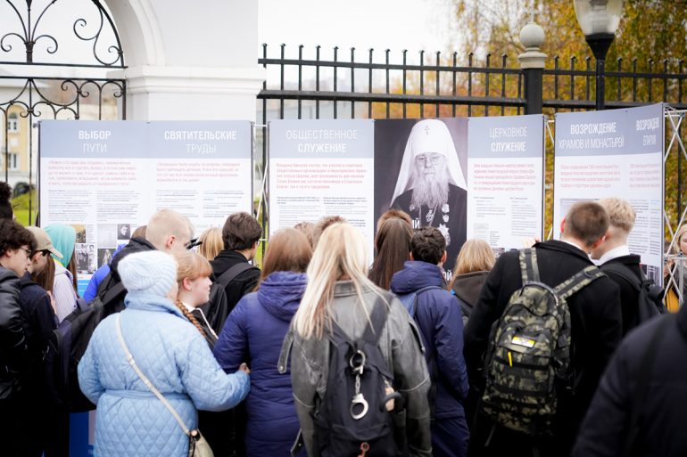 В честь митрополита, при котором в Дивеево вернули мощи Серафима Саровского, открыли сквер