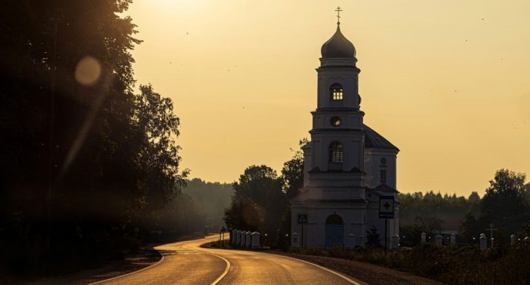 В такие времена. Поэзия Аркадия Пахомова