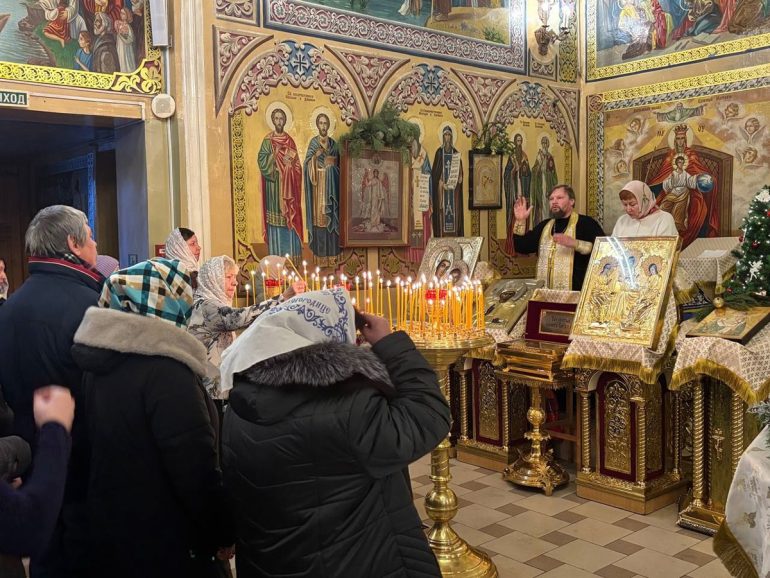 В Ижевске впервые провели рождественское богослужение для глухих и незрячих