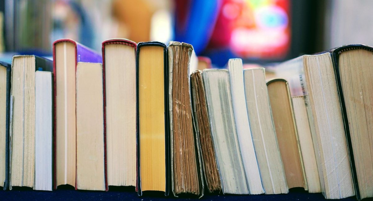 Можно ли вне поста читать книги Виктора Пелевина?
