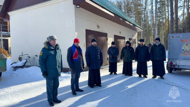 В уральском монастыре Царственных страстотерпцев появилась добровольная пожарная дружина – первая в Русской Православной Церкви