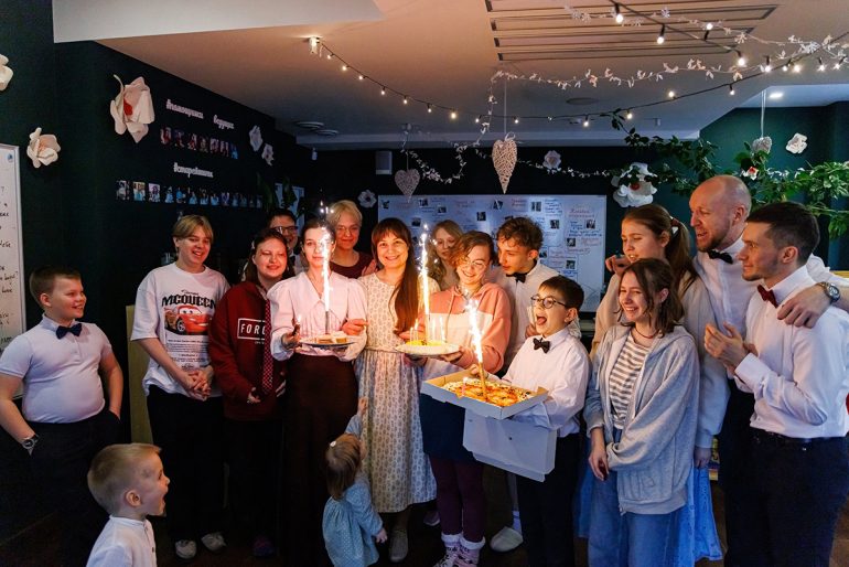 Не только чувство, но и забота: в подростковом клубе «Пилигримия» школьники и студенты обсудили понятие любви