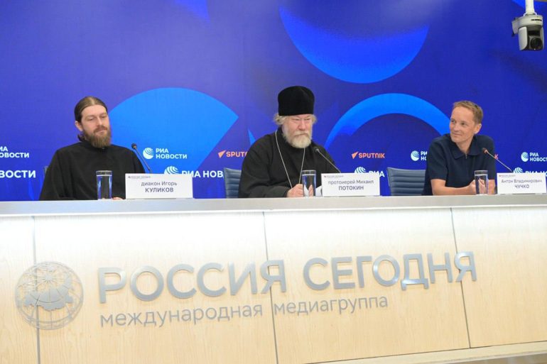 За два года на Донбасс съездили 1 500 церковных добровольцев-ремонтников: они восстановили 380 домов