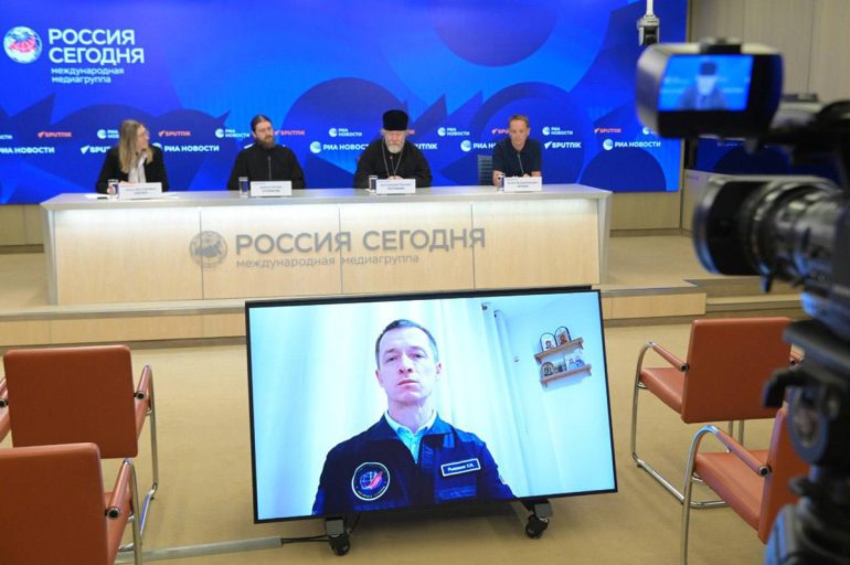 За два года на Донбасс съездили 1 500 церковных добровольцев-ремонтников: они восстановили 380 домов