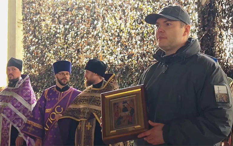 Казачьей бригаде «Терек» передали икону, которая преодолела тысячи километров в Северном Ледовитом океане