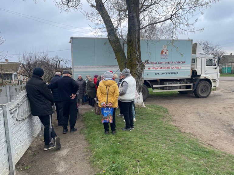 Мобильный госпиталь церковной больницы святителя Алексия помогает жителям Запорожской области