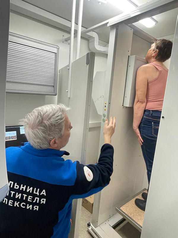 Мобильный госпиталь церковной больницы святителя Алексия помогает жителям Запорожской области