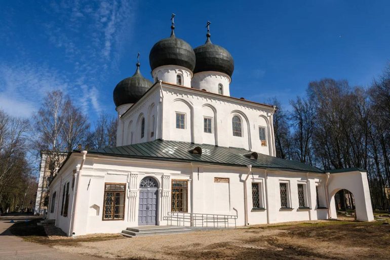 После первой за почти 40 лет реставрации вновь открылся собор Рождества Богородицы новгородского Антониева монастыря