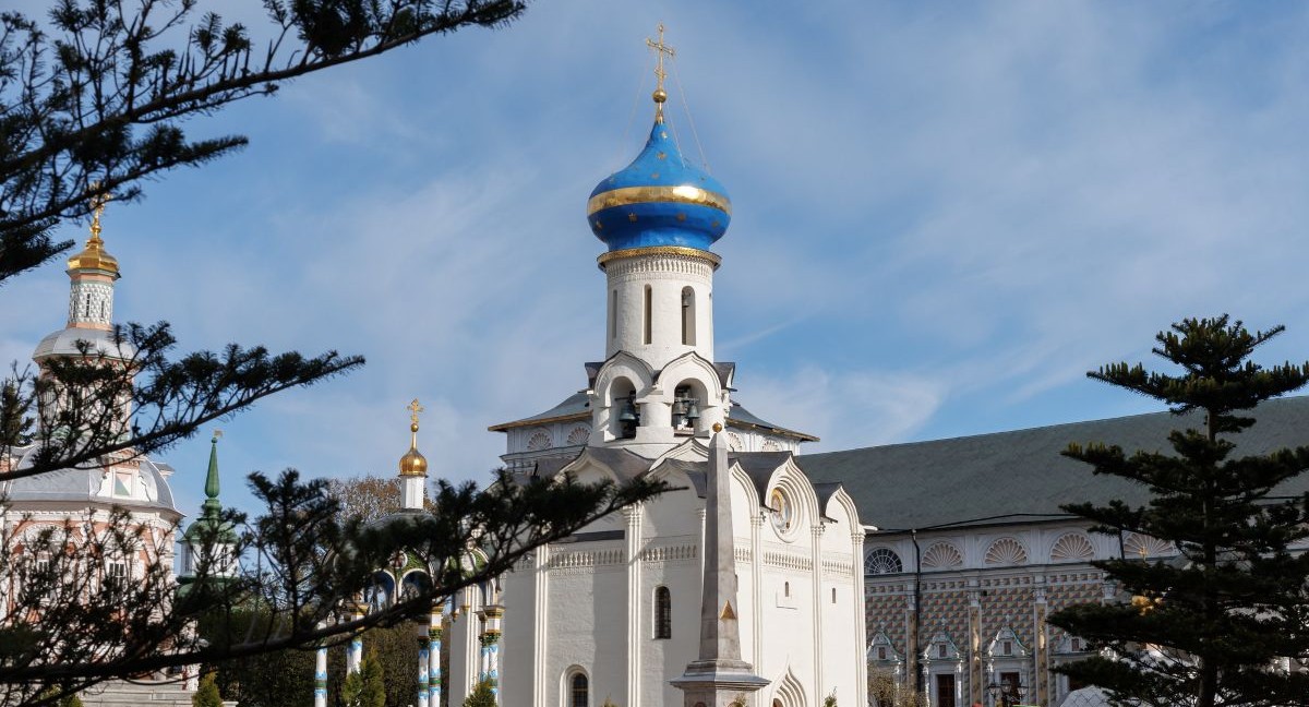Почему нельзя попасть во все монастыри?