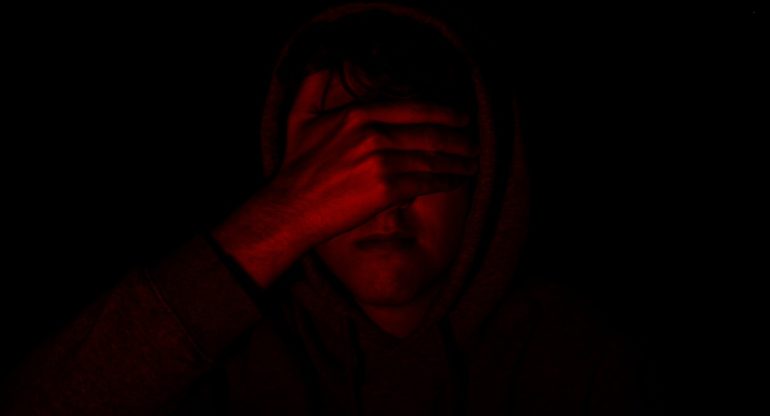 Сын в депрессии, отходит от Церкви, не хочет жить. Как быть?