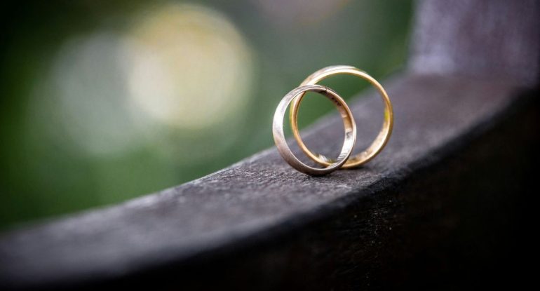 Он моложе на 8 лет и не хочет регистрировать брак. Как быть?
