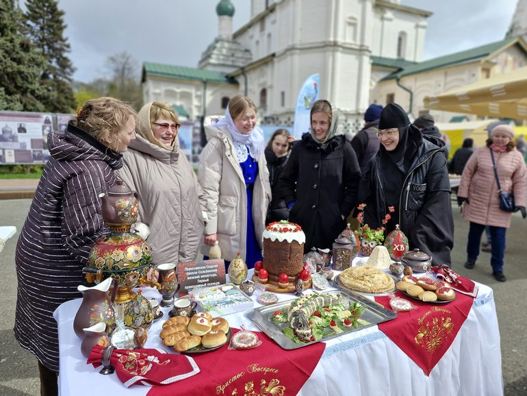 На фестивале в Ярославле Николо-Сольбинский монастырь выиграл 1 место за лучший Пасхальный стол