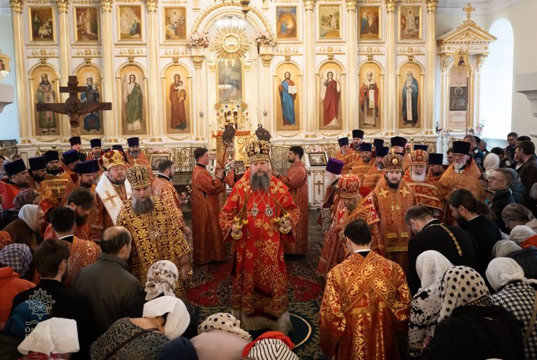 В Омске великим чином освятили Свято-Никольский Казачий собор – самый старинный храм города