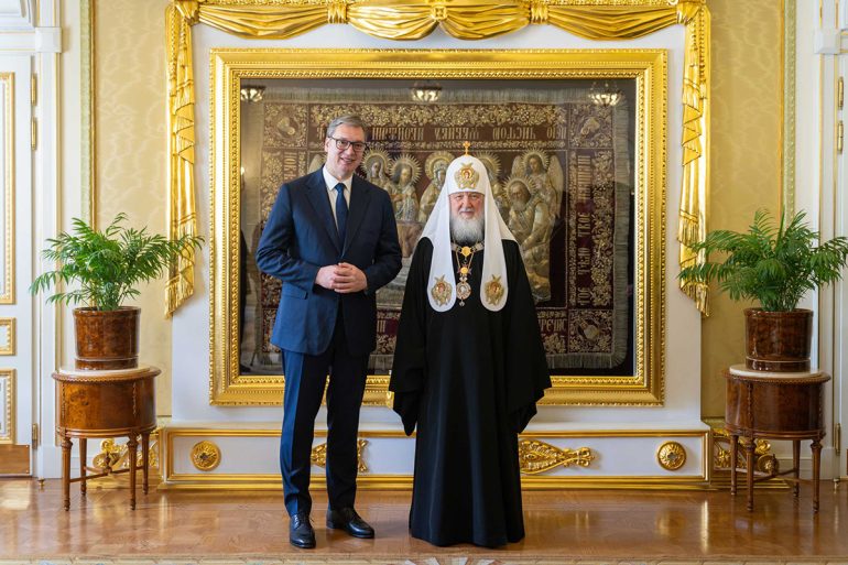Александр Вучич наградил патриарха Кирилла орденом Республики Сербия