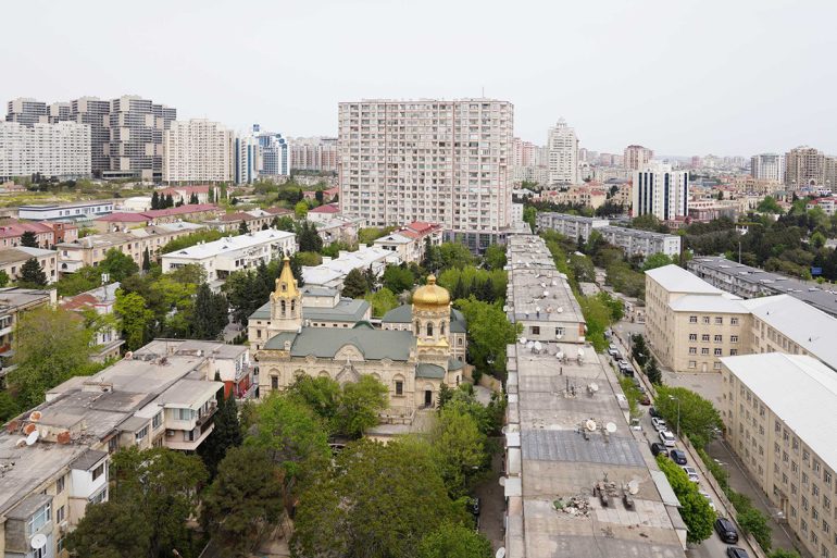 Патриарх Кирилл подарил кафедральному собору в Баку икону Воскресения Христова