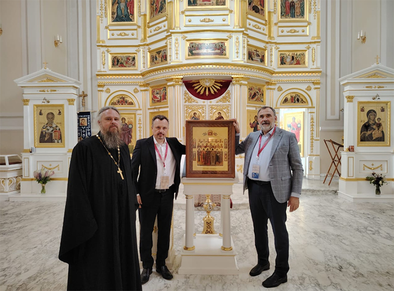 На Петербургском международном экономическом форуме представили икону святых покровителей предпринимателей