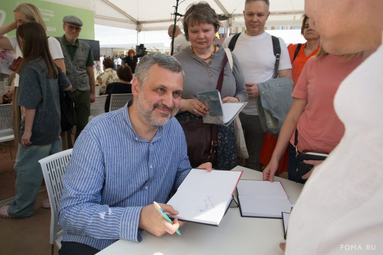 Владимир Легойда представил свою новую книгу о героях программы «Парсуна» на книжном фестивале «Красная площадь»