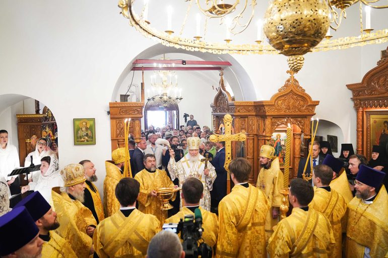 Патриарх Кирилл освятил в Москве отреставрированный храм в честь священномученика Власия – покровителя домашнего скота