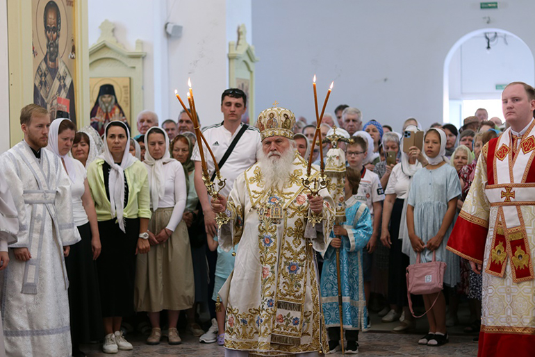 В городе Гай Оренбургской области освятили собор в честь Иоанна Кронштадтского