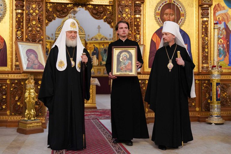 Патриарх Кирилл подарил строящемуся храмовому комплексу Минска икону Богородицы