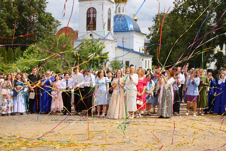 Дипломы и аттестаты об образовании получили выпускники пяти православных учебных заведений Переславской епархии