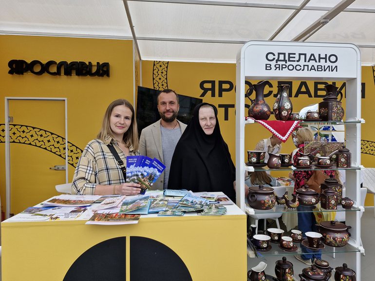 Посетители Международного туристического форума на ВДНХ познакомились с уникальной керамикой Николо-Сольбинского монастыря