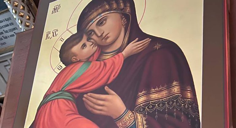 В московский храм, где ранее обрели чудотворную икону XIX века, передали ее точную копию
