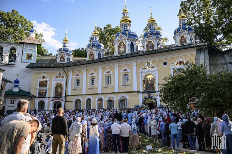 Что скрывается под Псково-Печерским монастырем