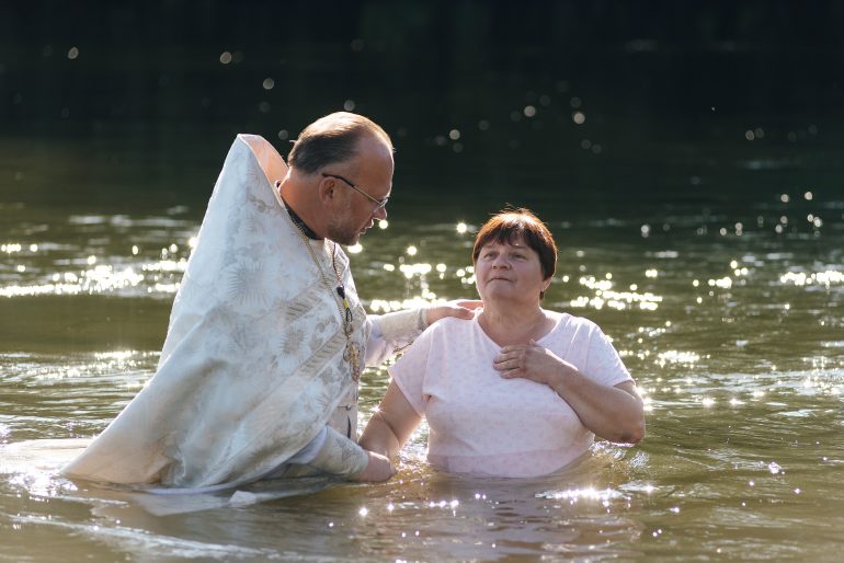 Как Русь крестится сегодня